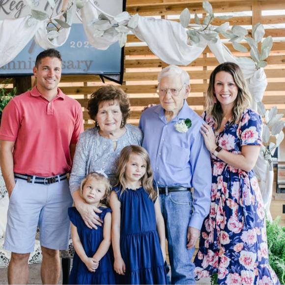 Meet your Posher, Lauren - Picture 1 of 1